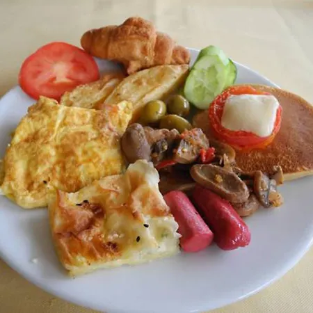 Hera Kyrenia Bb *