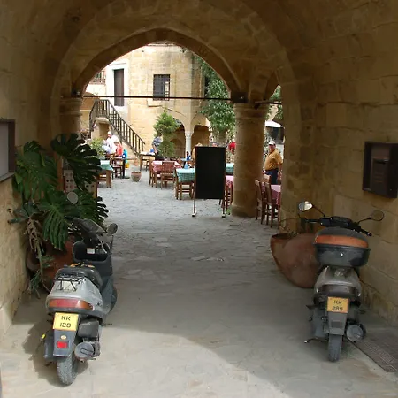 Hera Kyrenia Bb Pensiune *